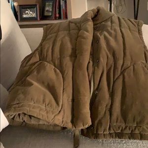 Olive vest soft medium